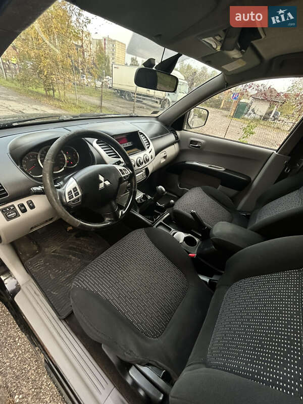 Пикап Mitsubishi L 200 2011 в Киеве