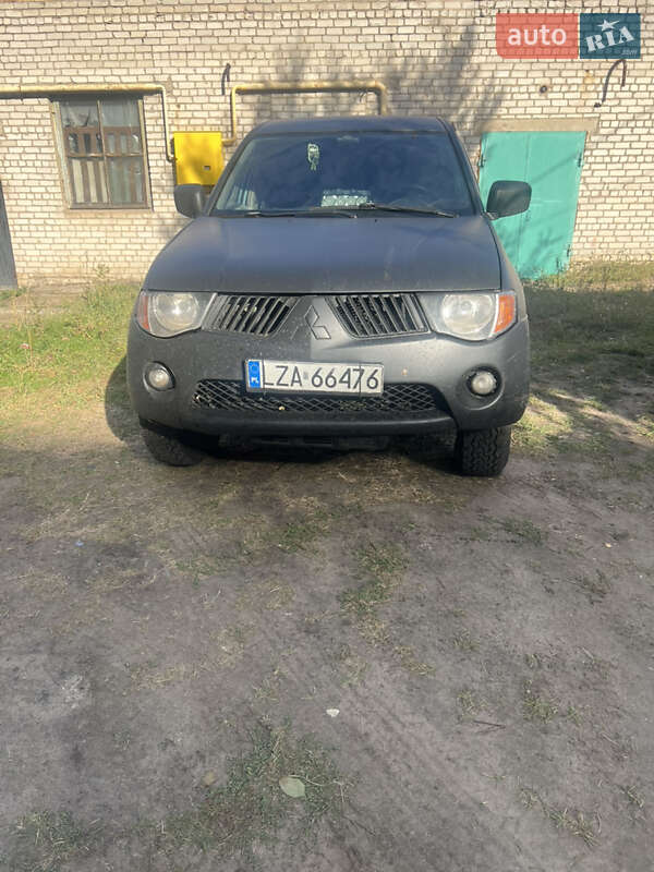 Пикап Mitsubishi L 200 2007 в Павлограде фото Пикап Mitsubishi L 200 2007 в Павлограде