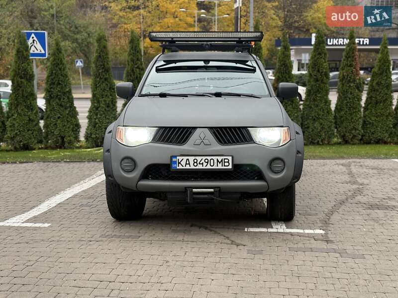 Пикап Mitsubishi L 200 2007 в Киеве фото 9 Пикап Mitsubishi L 200 2007 в Киеве