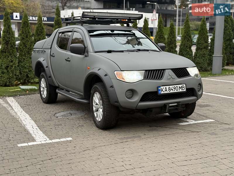 Пикап Mitsubishi L 200 2007 в Киеве фото Пикап Mitsubishi L 200 2007 в Киеве