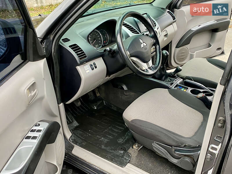 Пикап Mitsubishi L 200 2007 в Киеве фото 8 Пикап Mitsubishi L 200 2007 в Киеве