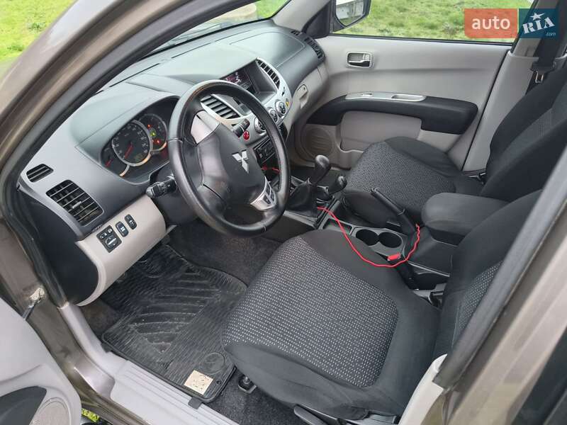 Пикап Mitsubishi L 200 2012 в Одессе фото 5 Пикап Mitsubishi L 200 2012 в Одессе