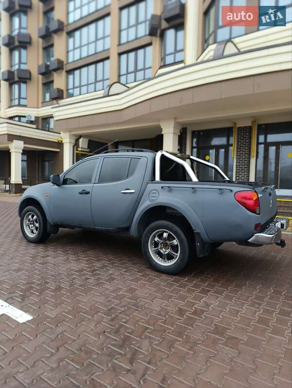 Пікап Mitsubishi L 200 2007 в Києві