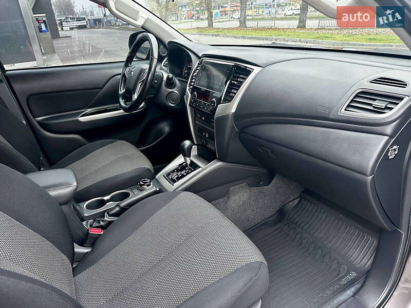 Пікап Mitsubishi L 200 2019 в Дніпрі