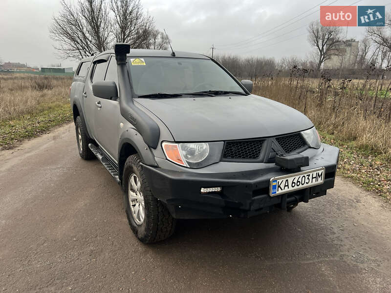 Mitsubishi L 200 2012 Mitsubishi L 200 2012