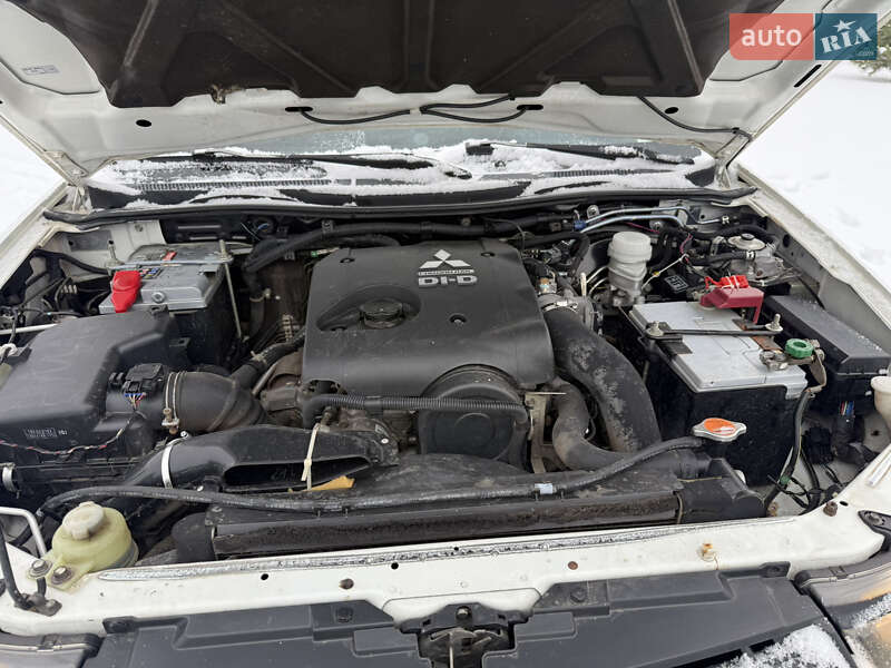 Пікап Mitsubishi L 200 2013 в Луцьку фото 2 Пікап Mitsubishi L 200 2013 в Луцьку
