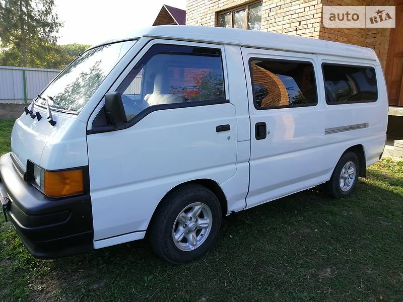 Минивэн Mitsubishi L 300 1992 в Косове