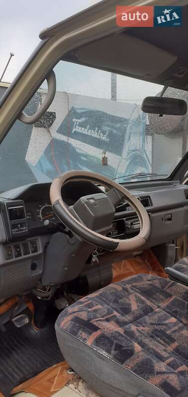 Минивэн Mitsubishi L 300 1988 в Черновцах
