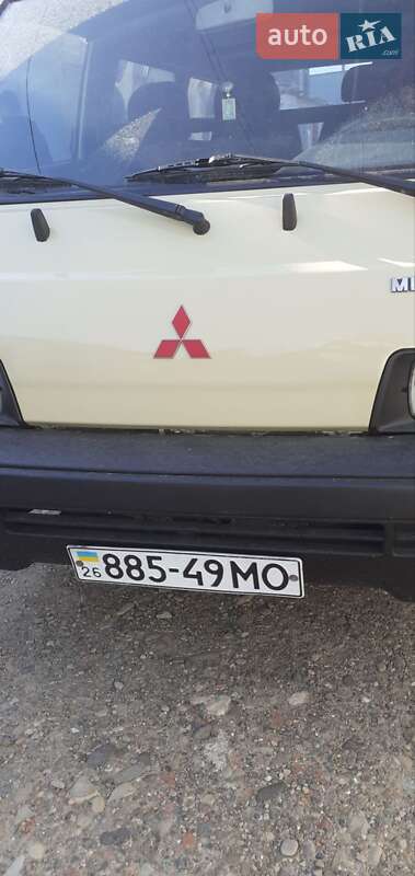 Минивэн Mitsubishi L 300 1988 в Черновцах
