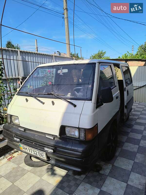 Минивэн Mitsubishi L 300 1991 в Бердичеве