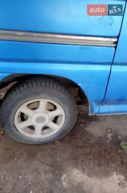 Мінівен Mitsubishi L 300 1988 в 