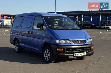 Грузовой фургон Mitsubishi L 400 2000 в 