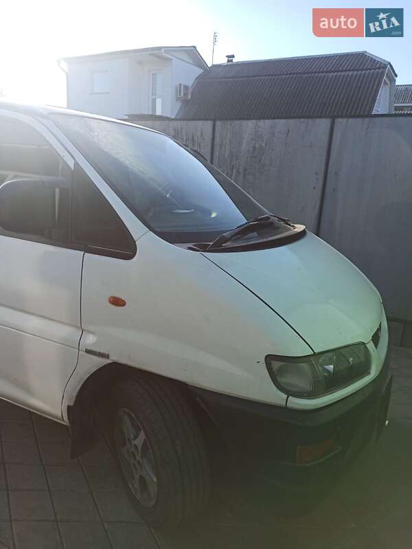 Мінівен Mitsubishi L 400 2000 в  фото Мінівен Mitsubishi L 400 2000 в