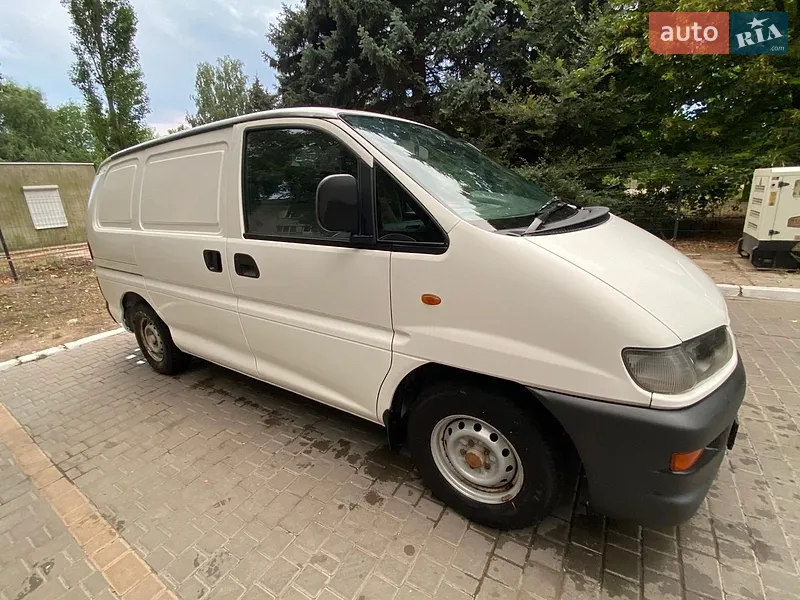 Mitsubishi L 400