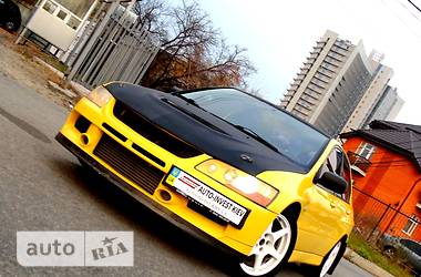 Седан Mitsubishi Lancer Evolution 2004 в 