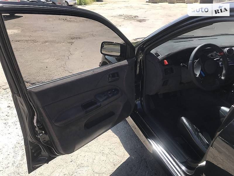 Седан Mitsubishi Lancer Evolution 2004 в Киеве