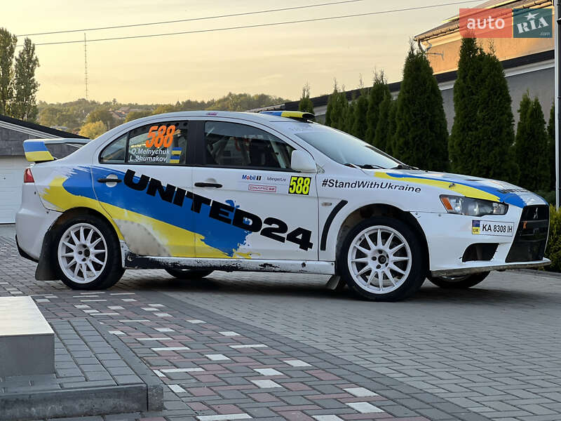 Седан Mitsubishi Lancer Evolution 2009 в Черновцах