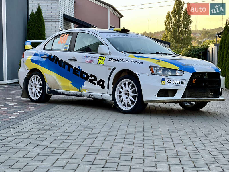 Седан Mitsubishi Lancer Evolution 2009 в Черновцах