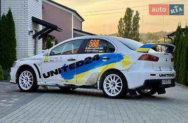 Седан Mitsubishi Lancer Evolution 2009 в Черновцах