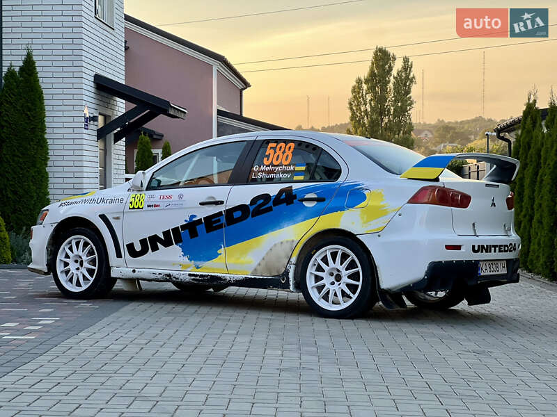 Седан Mitsubishi Lancer Evolution 2009 в Черновцах