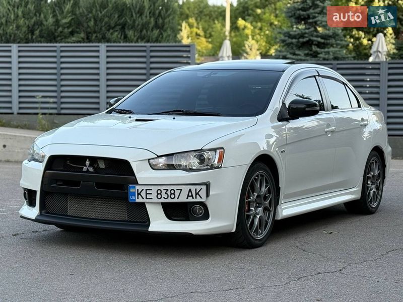 Седан Mitsubishi Lancer Evolution 2015 в Днепре