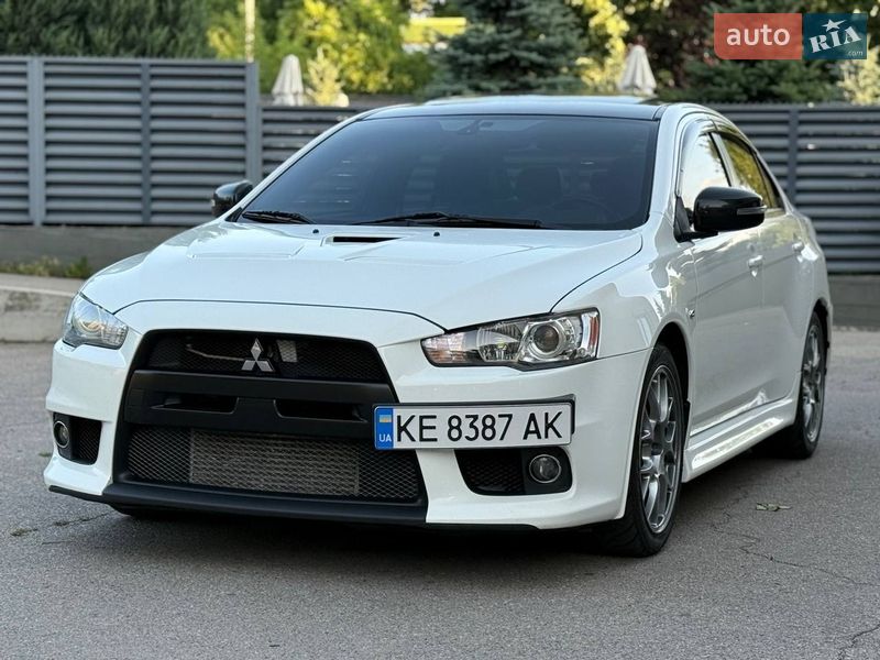Седан Mitsubishi Lancer Evolution 2015 в Днепре
