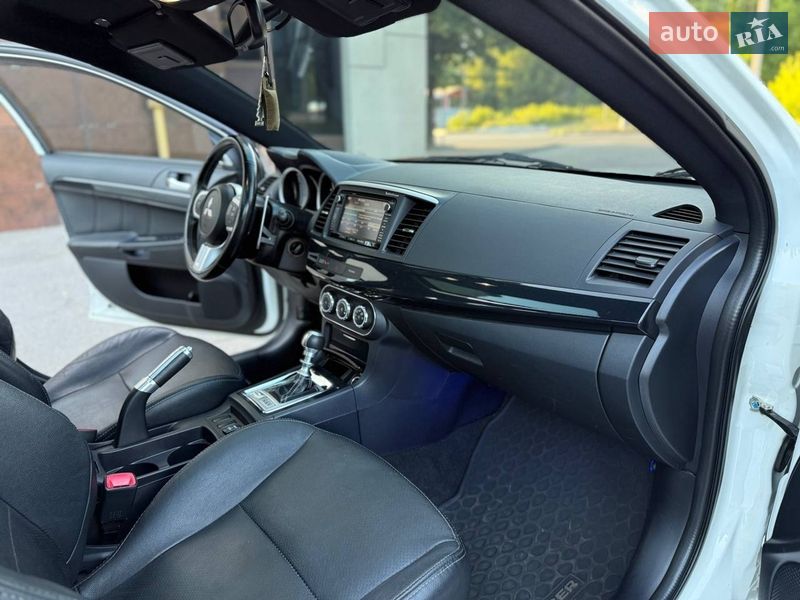 Седан Mitsubishi Lancer Evolution 2015 в Днепре