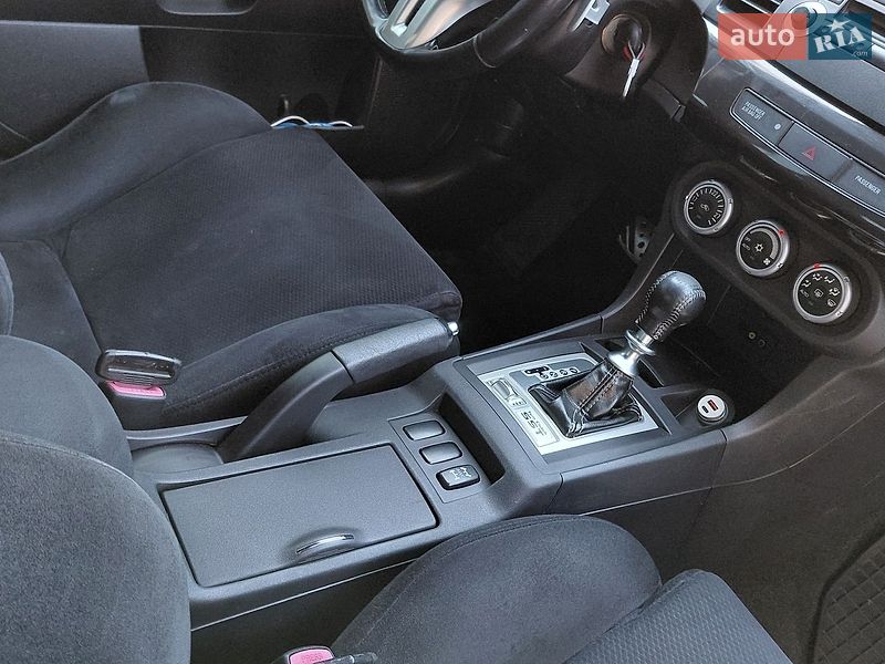 Седан Mitsubishi Lancer Evolution 2008 в Харкові фото 24 Седан Mitsubishi Lancer Evolution 2008 в Харкові