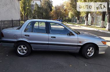 Седан Mitsubishi Lancer 1989 в Одессе