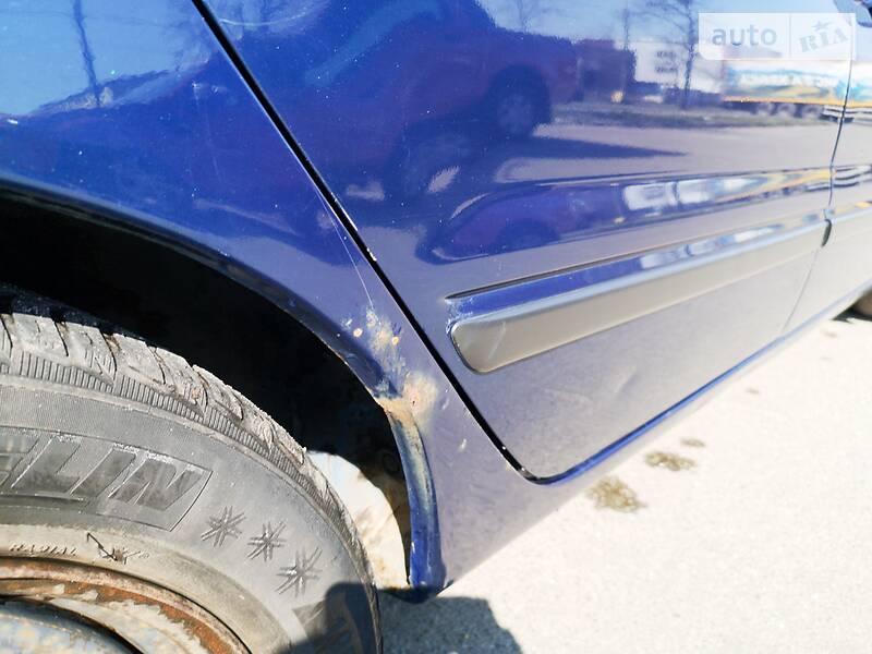 Седан Mitsubishi Lancer 2003 в Києві