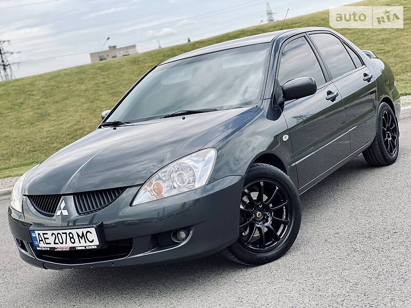 Седан Mitsubishi Lancer 2004 в Дніпрі
