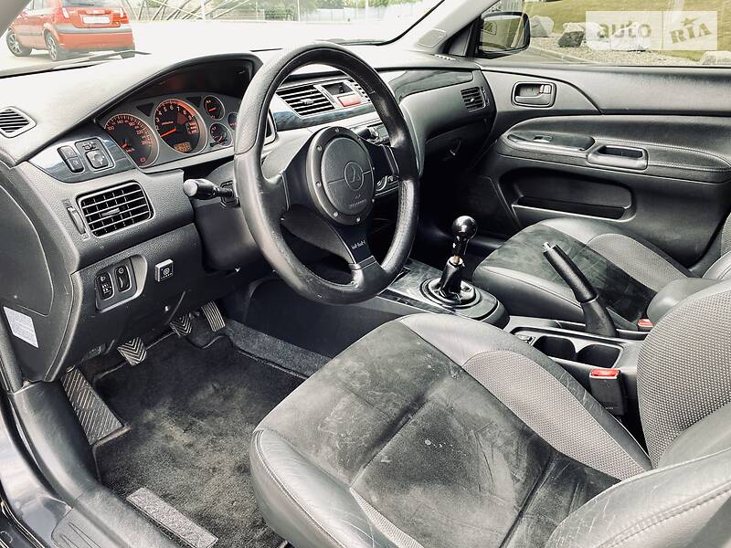 Седан Mitsubishi Lancer 2004 в Дніпрі
