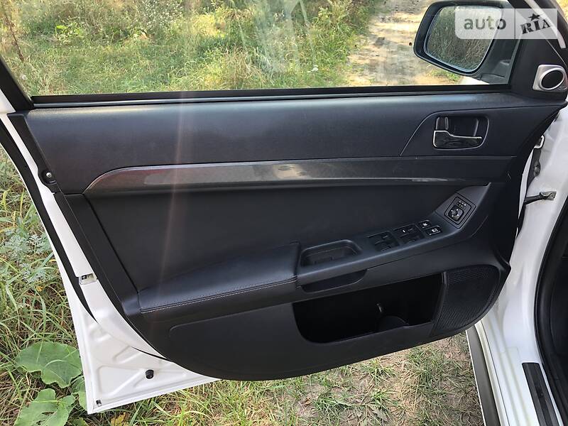 Седан Mitsubishi Lancer 2010 в Броварах