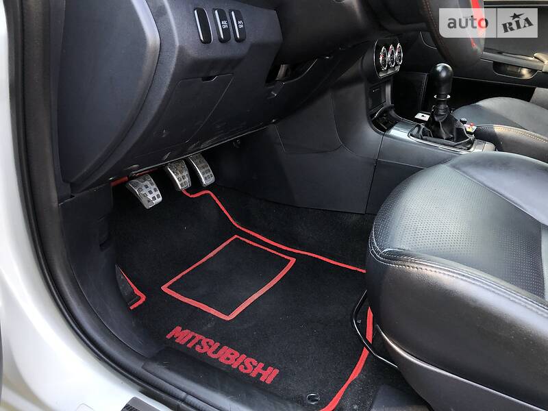 Седан Mitsubishi Lancer 2010 в Броварах