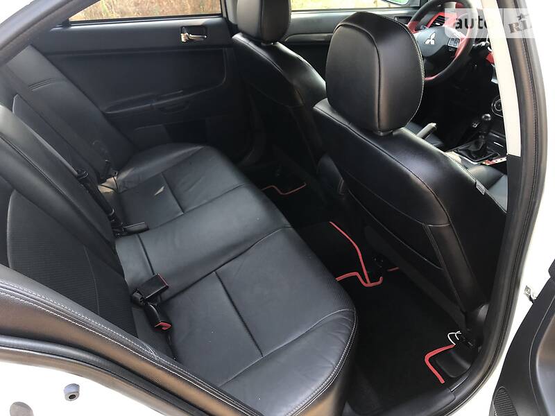 Седан Mitsubishi Lancer 2010 в Броварах