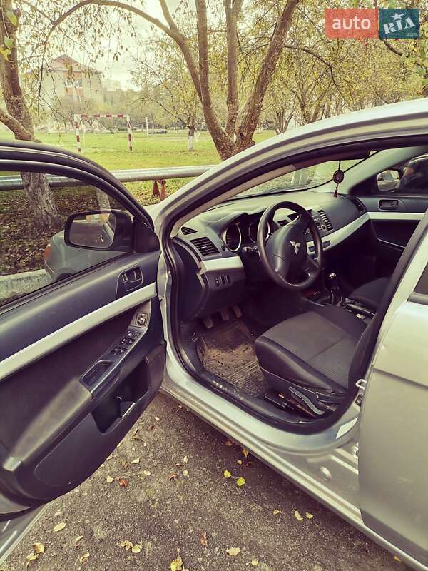 Седан Mitsubishi Lancer 2008 в Ровно