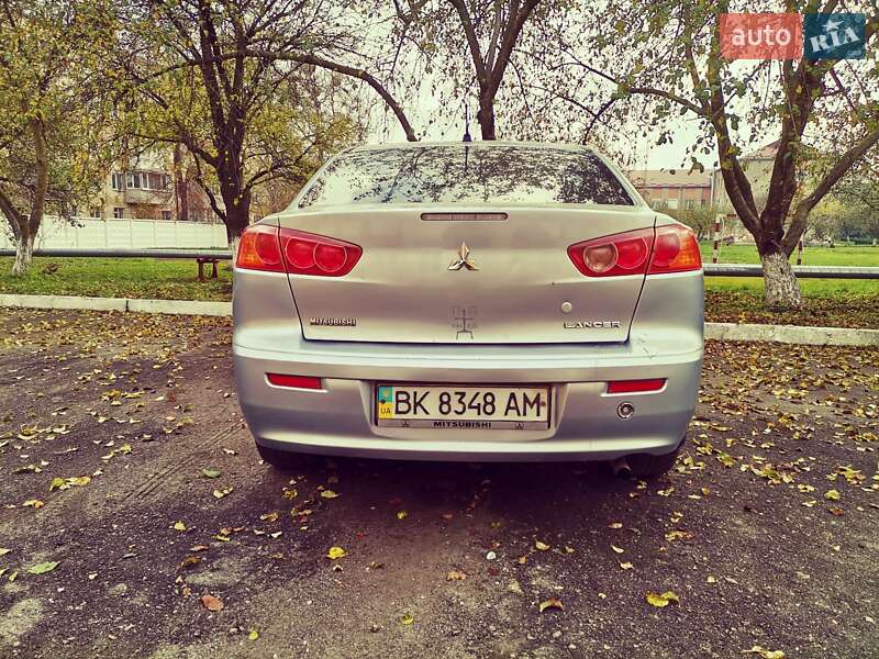 Седан Mitsubishi Lancer 2008 в Ровно