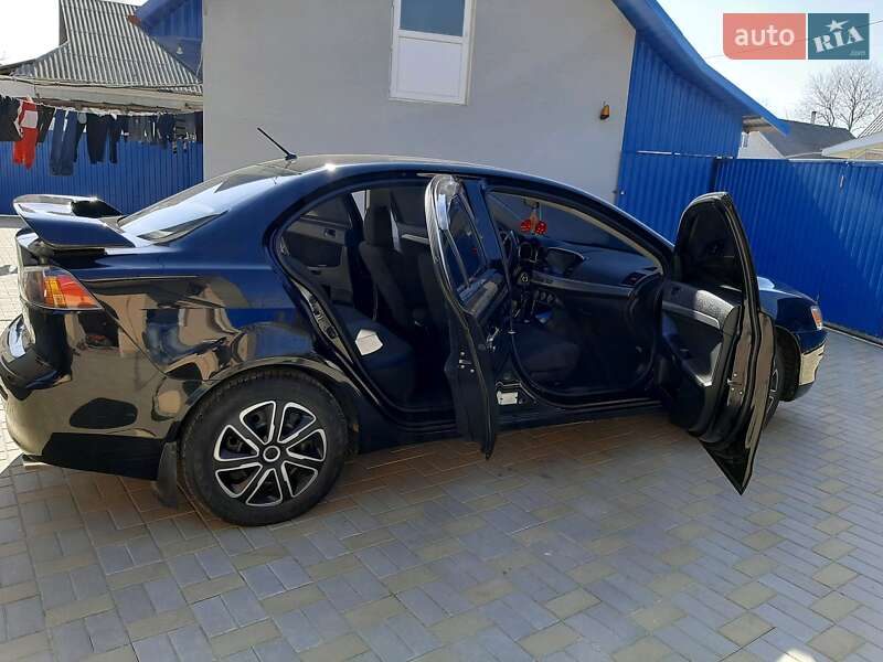 Седан Mitsubishi Lancer 2011 в Ивано-Франковске