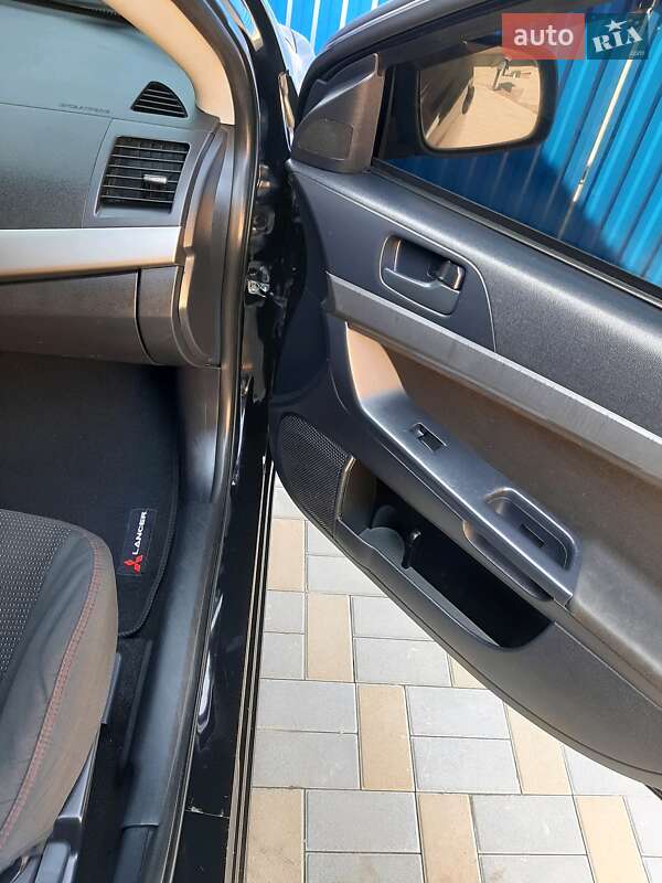 Седан Mitsubishi Lancer 2011 в Ивано-Франковске