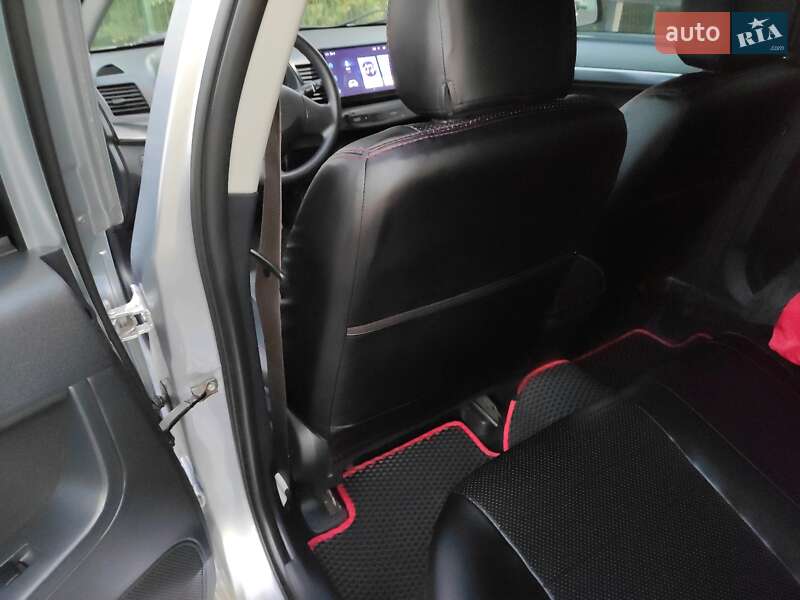 Седан Mitsubishi Lancer 2008 в Киеве