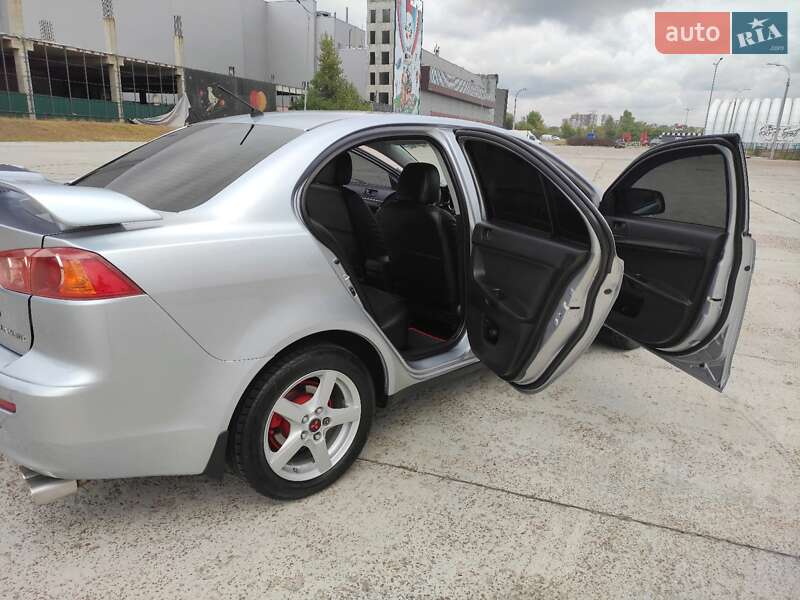 Седан Mitsubishi Lancer 2008 в Киеве