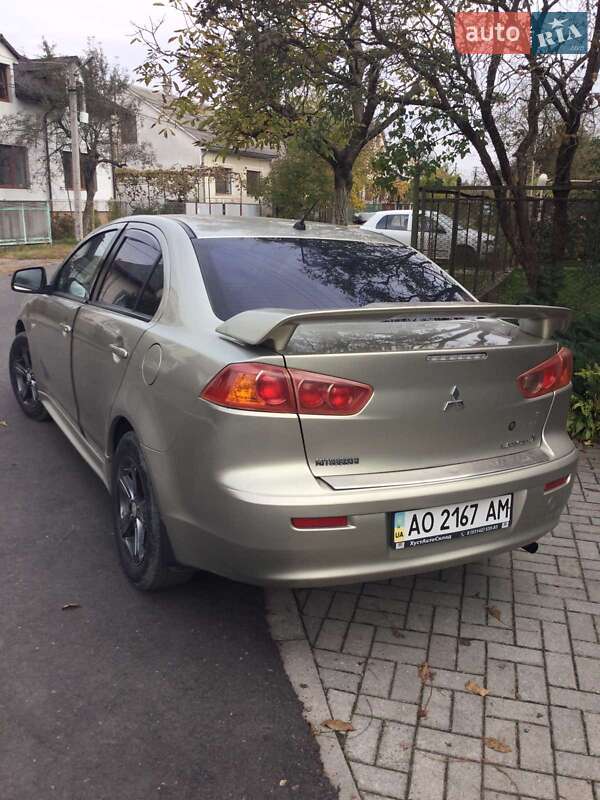 Седан Mitsubishi Lancer 2008 в Тячеве