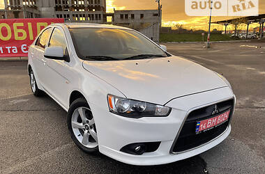 Хэтчбек Mitsubishi Lancer 2011 в Львове