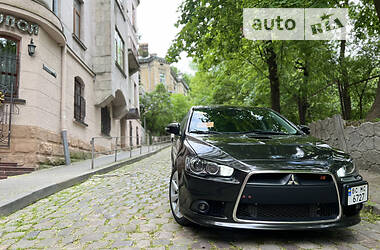 Седан Mitsubishi Lancer 2015 в Львове