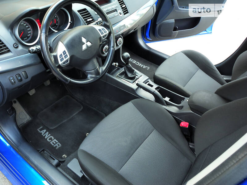 Седан Mitsubishi Lancer 2009 в Киеве