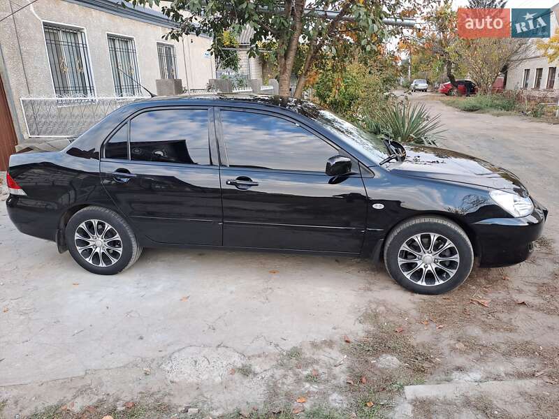 Седан Mitsubishi Lancer 2006 в Измаиле