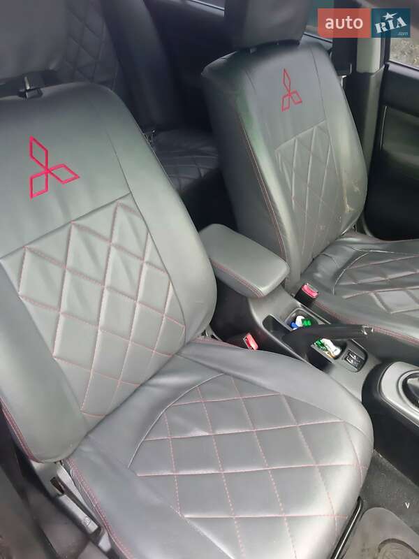 Седан Mitsubishi Lancer 2009 в Кропивницькому