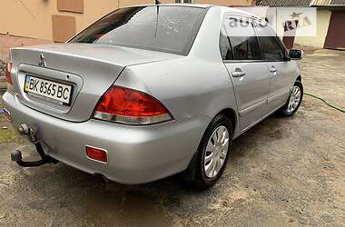 Седан Mitsubishi Lancer 2006 в Корце