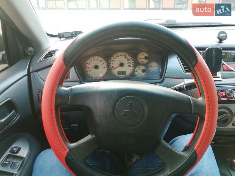 Седан Mitsubishi Lancer 2005 в Мукачевому