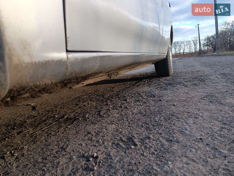 Седан Mitsubishi Lancer 1996 в Ярмолинцах